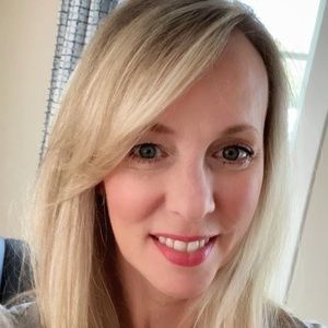 Meet your Posher, Holly